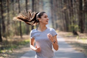 Ką naudinga turėti namų vaistinėlėje sportuojantiems ir gyvenantiems aktyvų gyvenimą?