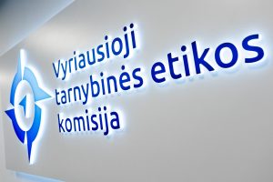 VTEK gina Seimo pataisas dėl savivaldos etikos sargų darbo, dalis parlamentarų prašo veto