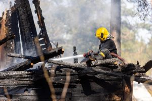 Vilniaus rajone užsidegė apleistas namas, jame – miręs vyras