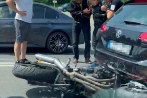 Per avariją Žirmūnuose nukentėjo 31-erių motociklo vairuotoja