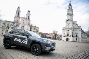 „Toyota RAV4“: nenuobodus kauniečių pasirinkimas
