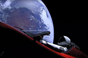 Kas dabar nutiks su į kosmosą iškeltu „Tesla Roadster“?