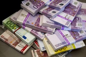 Latvijos finansinių įstaigų pelnas per du mėnesius – 39 mln. eurų