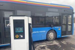 „Klaipėdos paslaugos“: elektrinius autobusus dar reikia prisijaukinti