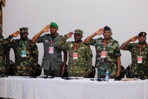 ECOWAS Nigerio kariškių raginimą dėl 3 metų pereinamojo laikotarpio vadina nepriimtinu