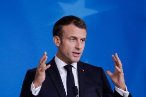 E. Macronas: imigracijos įstatymas – tai skydas, būtinas kovoje su nelegaliais migrantais