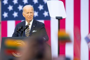 J. Bidenas perspėja, kad Iranas gali atakuoti Izraelį