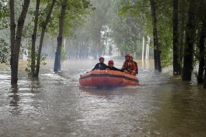 Kinija: liepą dėl stichinių nelaimių žuvo arba dingo 147 žmonės