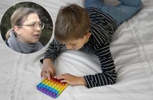 Autistiško vaiko mama: nesulaukęs pagalbos sūnus mokykloje išspardė sieną, sulaužė akinius