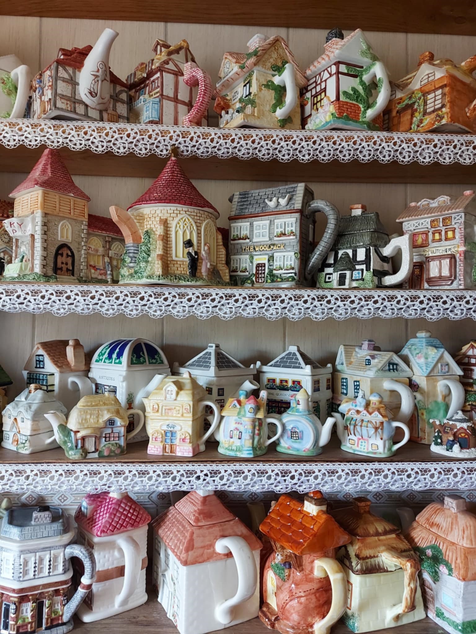 To accumulate the collection of the beauty of teapots