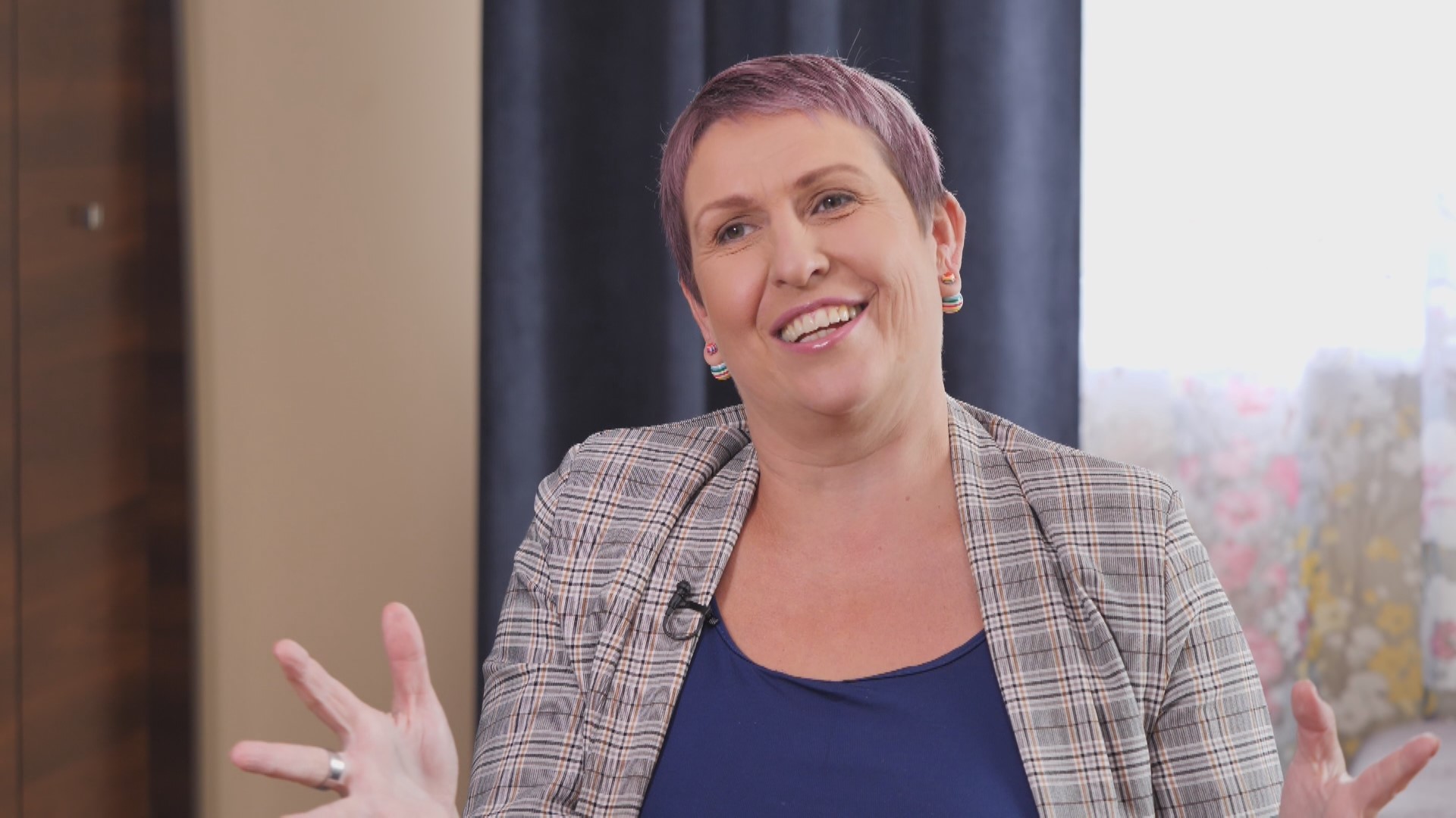 Previously, wedding presenters were a low level, now – the desired job