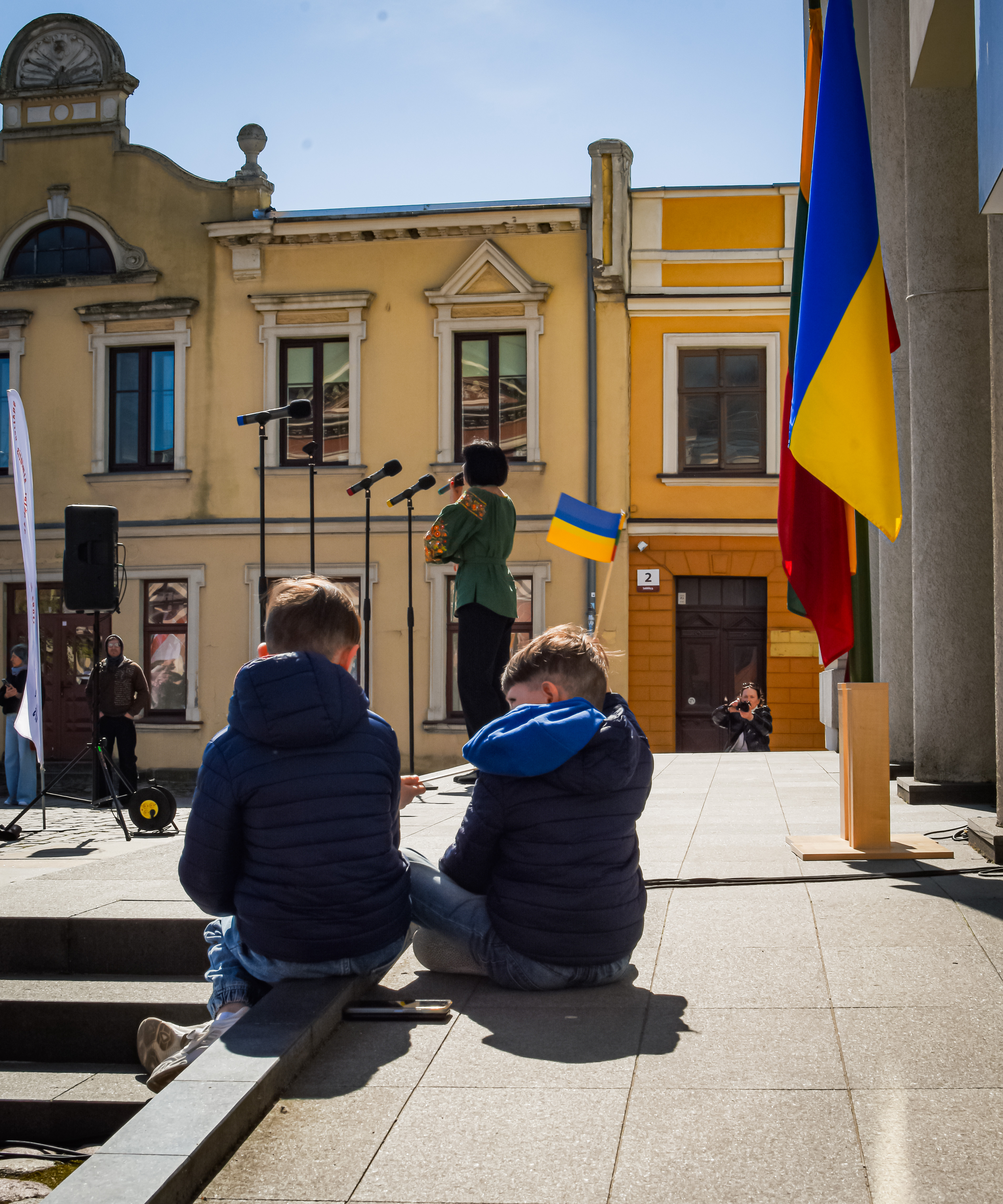 For the freedom of Ukraine – in the hands of hands