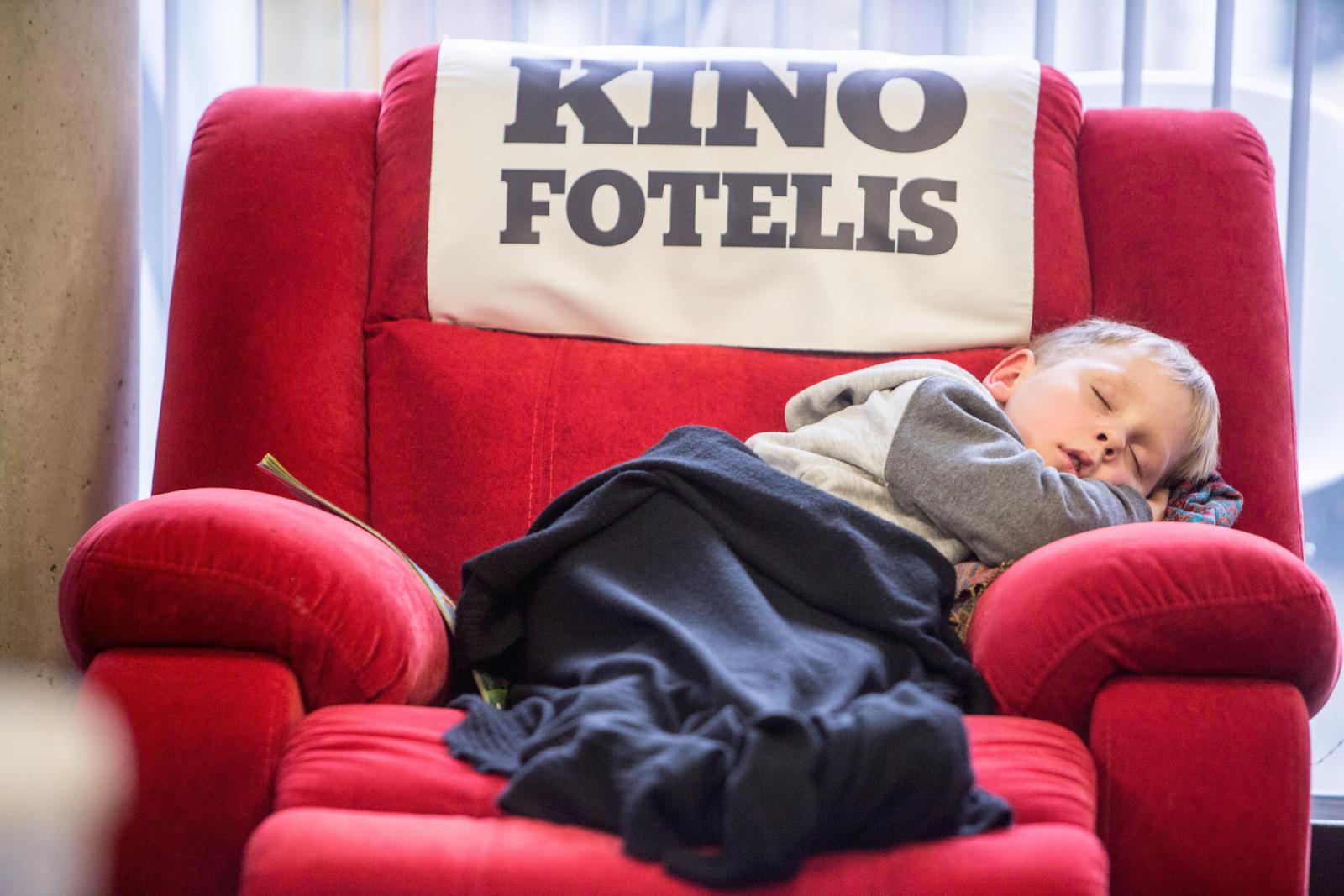 Kodėl geriausia miegoti ant kairiojo šono