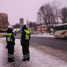 Pareigūnų patikrinimas Kaune: baudomis apipylė skubėjusius „A“ juosta 