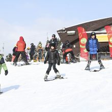 Liepkalnyje 100 vaikų pirmą kartą šliuožė slidėmis