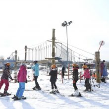 Liepkalnyje 100 vaikų pirmą kartą šliuožė slidėmis