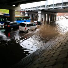 Klaipėdoje praūžė audra, patvino gatvės