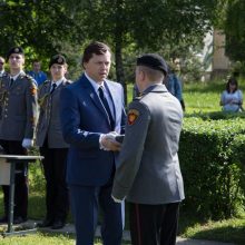 Premjeras įteikė padėkas geriausiems kadetams