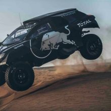 „Peugeot“ pristatė savo naują Dakaro ralyje dalyvausiantį „2008 DKR16“