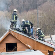 Tragedija Tunelio gatvėje: iš gaisro išnešti du mažamečiai neišgyveno