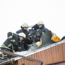 Tragedija Tunelio gatvėje: iš gaisro išnešti du mažamečiai neišgyveno