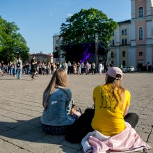 Studentai šėlo su makaronais, indiškais saldėsiais ir „Baltuoju kiru“ 