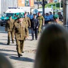 Istorinės Prezidentūros kiemelyje – leitenantų priesaika