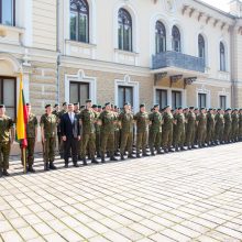 Istorinės Prezidentūros kiemelyje – leitenantų priesaika