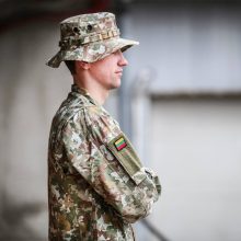 Lietuvos kariuomenė keičia uniformą