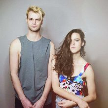 „Grammy“ apdovanojimui nominuotas duetas „Sofi Tukker“ koncertuos Lietuvoje