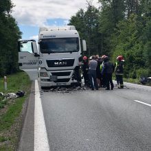 Praneša kaunietis: prie Lietuvos pasienio – didžiulė avarija, kelias nepravažiuojamas