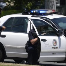 Prie Kalifornijos mokyklos nušauti mažiausiai keturi žmonės, sužeista vaikų
