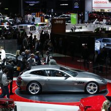 Ženeva žvelgia į automobilių ateitį