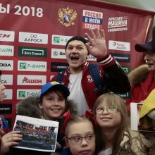 Rusija grįžusius olimpinius atletus sutiko kaip didvyrius