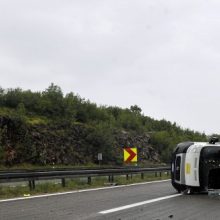 Kroatijoje apvirtus migrantus vežusiam mikroautobusui nukentėjo 12 žmonių