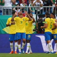 Brazilijos futbolininkai žengė į pasaulio čempionato ketvirtfinalį