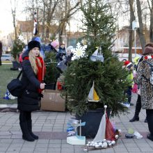 Pamatykite pirmieji: Atgimimo aikštėje išdygo eglučių miškas