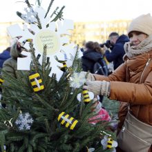 Pamatykite pirmieji: Atgimimo aikštėje išdygo eglučių miškas