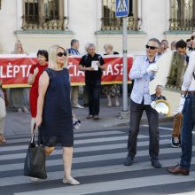 Minia piketuotojų reiškė nepasitenkinimą Atgimimo aikštės projektu