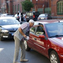 Minia piketuotojų reiškė nepasitenkinimą Atgimimo aikštės projektu