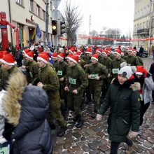 Kalėdiniame bėgime – seneliai, eglutės ir besmegeniai