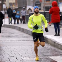 Kalėdiniame bėgime – seneliai, eglutės ir besmegeniai