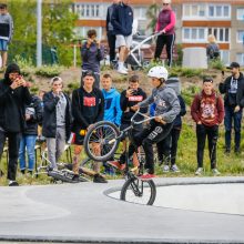 Uostamiestyje – kvapą gniaužiantys riedlentininkų ir dviratininkų triukai