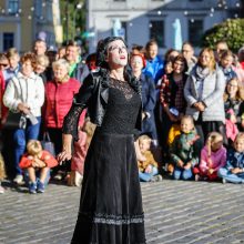 Teatro aikštę okupavo menininkai iš užsienio 