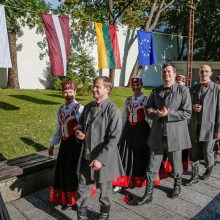 Baltų vienybės dieną – šventė Laikrodžių muziejaus kiemelyje