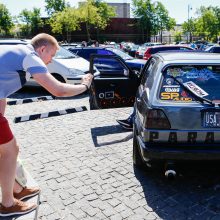 Džiazuojančią Klaipėdą papuošė išskirtiniai automobiliai