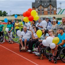 Žmonės su negalia Klaipėdoje mėgavosi galimybe drauge sportuoti