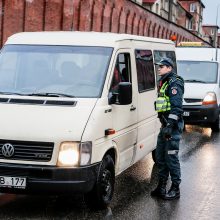 Jaunas vairuotojas bandė sprukti nuo policijos naktinės Klaipėdos gatvėmis