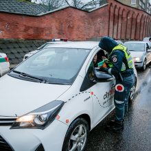 Jaunas vairuotojas bandė sprukti nuo policijos naktinės Klaipėdos gatvėmis