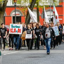 Klaipėdoje – aukštojo mokslo laidotuvių procesija